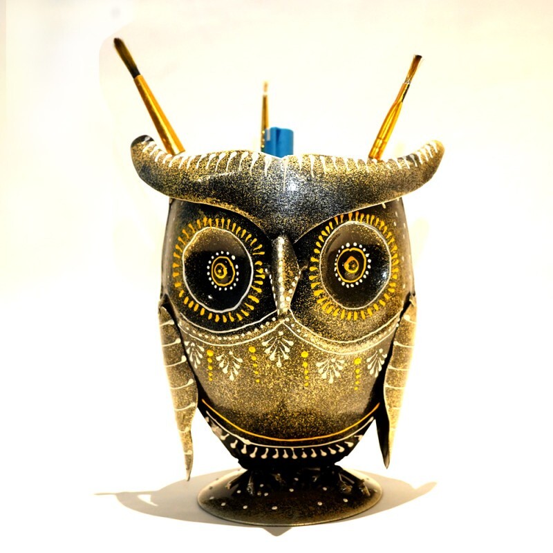 Black Metal Owl Pen Holder thumbnail 4